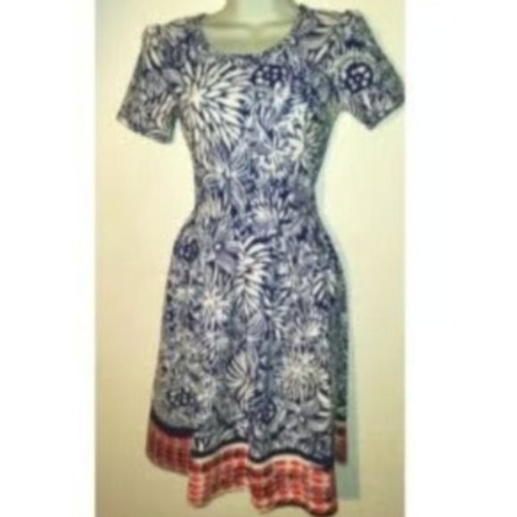 LuLaRoe fun and stylish dress in size small - Picture 1 of 12